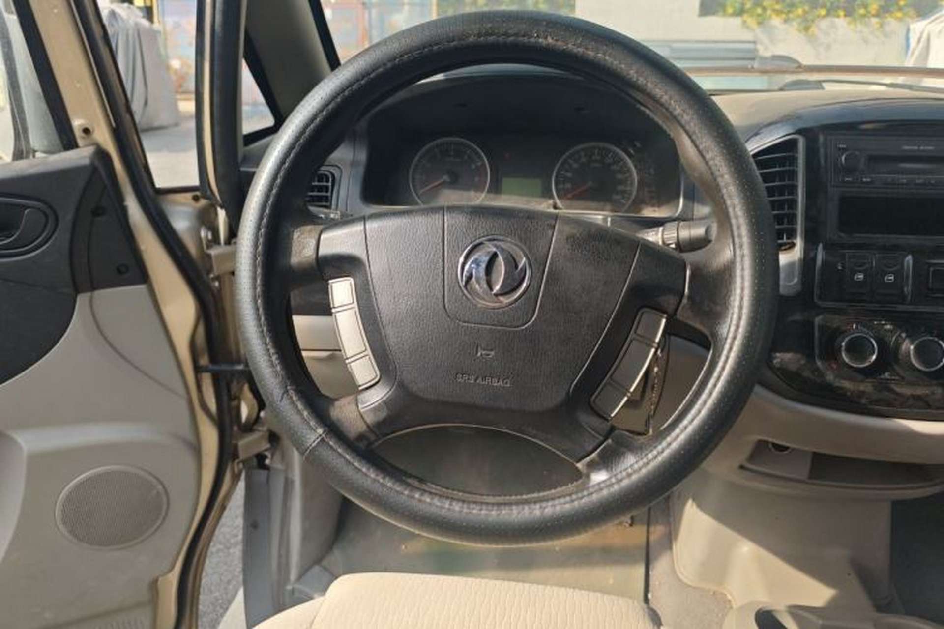 Used FORTHING Lingzhi 2017 M3L 1.6L 7-Seater Comfort Model Steering Wheel