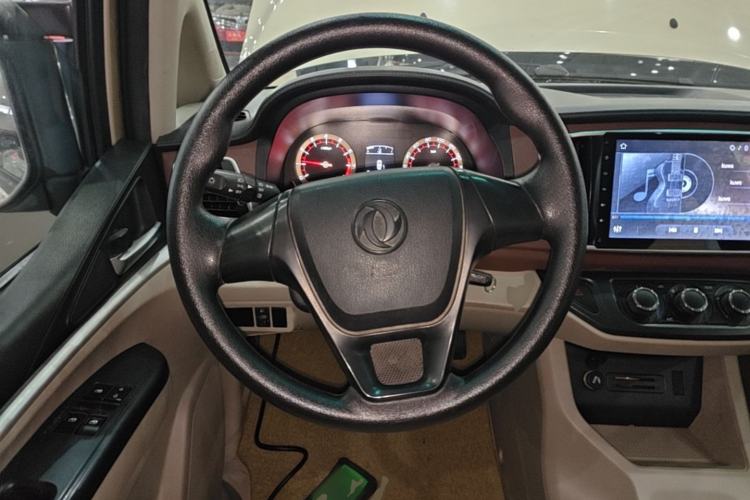 Used FORTHING Lingzhi 2017 M5L 1.6L 7-Seater Standard Model Steering Wheel