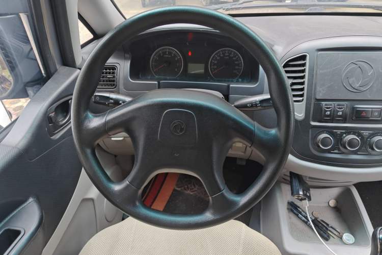 Used FORTHING Lingzhi 2017 V3 1.5L 7-seater Standard Model Steering Wheel