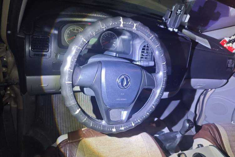 Used FORTHING Lingzhi 2017 M5L 1.6L 7-Seater Comfort Model Steering Wheel