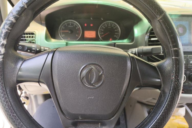 Used FORTHING Lingzhi 2017 Facelifted M3L 1.6L 7-Seater Standard Version Steering Wheel