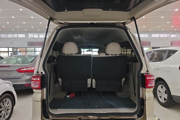 Used FORTHING Lingzhi 2017 M5L 1.6L 7-Seater Standard Model Trunk