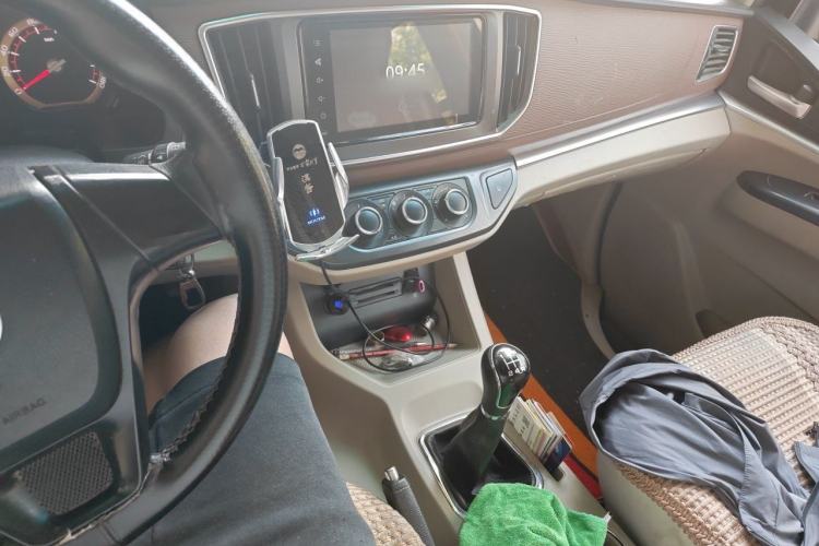 Used FORTHING Lingzhi 2018 M5 1.6L 7-Seater Luxury Model Audio And AC Panel