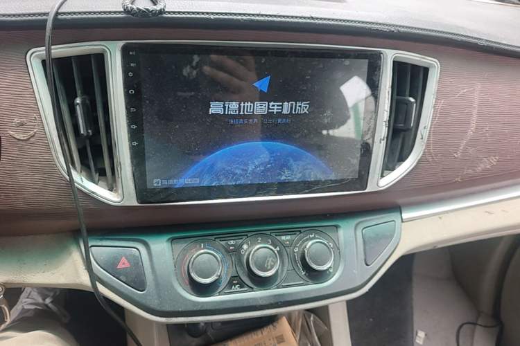 Used FORTHING Lingzhi 2018 M5L 1.6L 7-Seater Luxury Model Audio And AC Panel