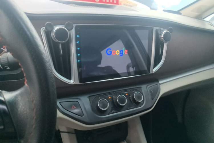 Used FORTHING Lingzhi 2018 M5L 1.6L 7-Seater Comfort Model Audio And AC Panel