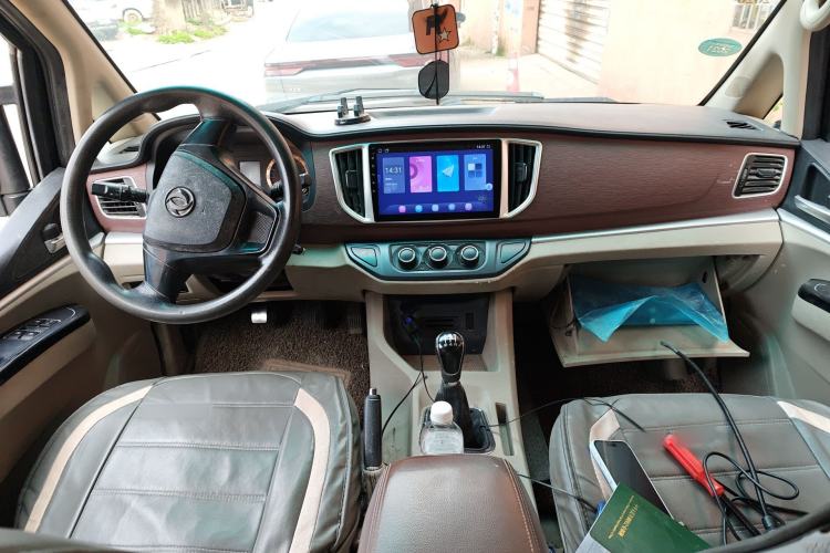 Used FORTHING Lingzhi 2018 M5L 1.6L 7-Seater Comfort Model Center Console