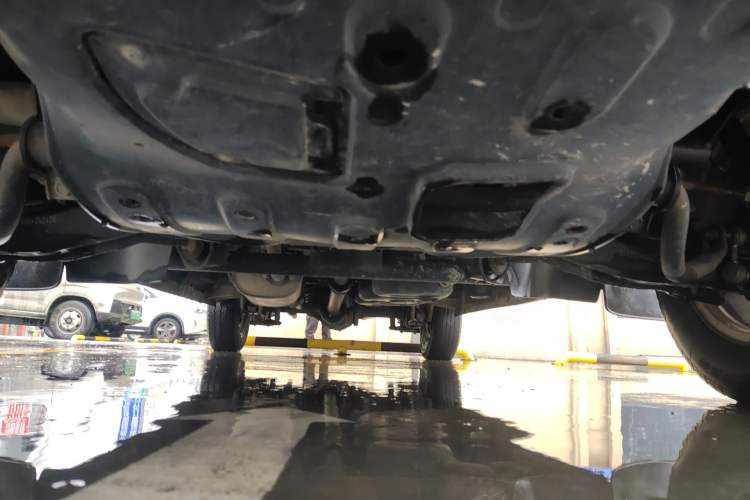 Used FORTHING Lingzhi 2018 M5L 1.6L 7-Seater Luxury Model Chassis Front