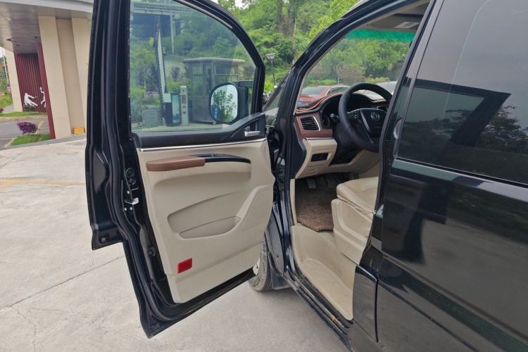 Used FORTHING Lingzhi 2018 M5 1.6L 7-Seater Luxury Model Driver Seat