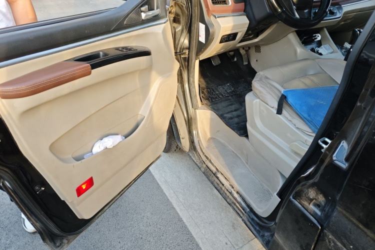 Used FORTHING Lingzhi 2018 M5L 1.6L 7-Seater Luxury Model Driver Seat