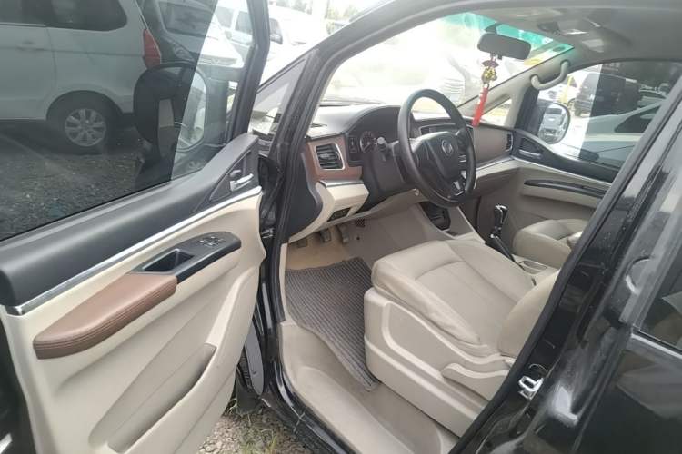 Used FORTHING Lingzhi 2018 M5L 1.6L 7-Seater Luxury Model Driver Seat