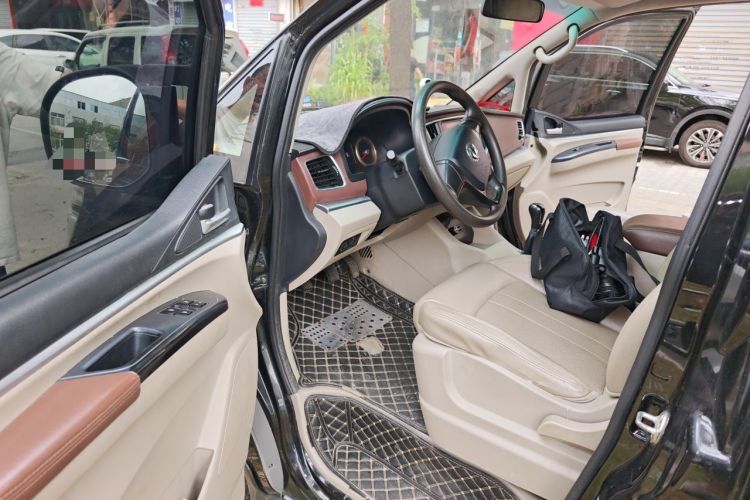Used FORTHING Lingzhi 2018 M5L 1.6L 7-Seater Luxury Model Driver Seat