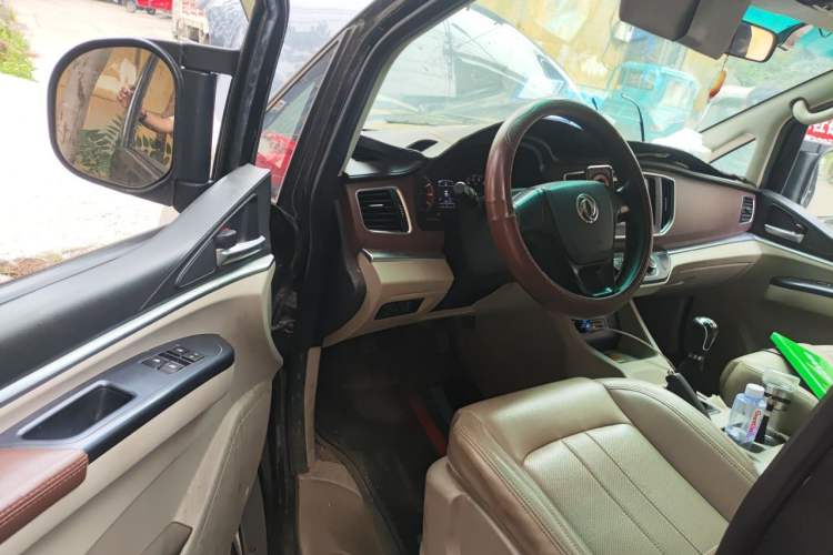 Used FORTHING Lingzhi 2018 M5L 1.6L 7-Seater Luxury Model Driver Seat