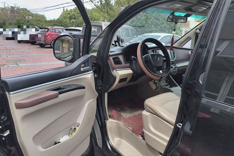 Used FORTHING Lingzhi 2018 M5L 1.6L 7-Seater Luxury Model Driver Seat