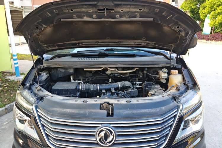 Used FORTHING Lingzhi 2018 M5L 1.6L 7-Seater Luxury Model Engine Bay