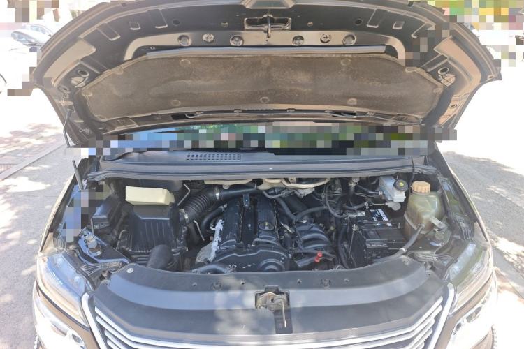 Used FORTHING Lingzhi 2018 M5L 2.0L 9-Seater Comfort Model Engine Bay