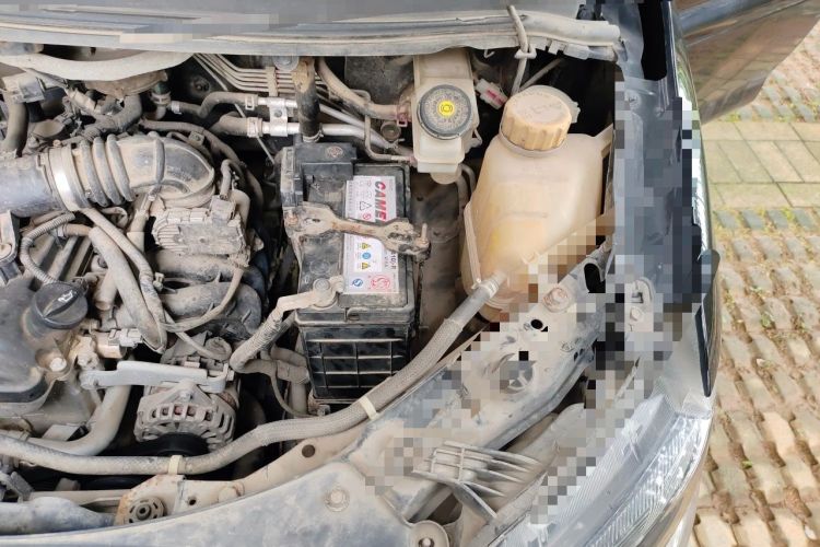 Used FORTHING Lingzhi 2018 M5L 1.6L 7-Seater Luxury Model Engine Bay Left