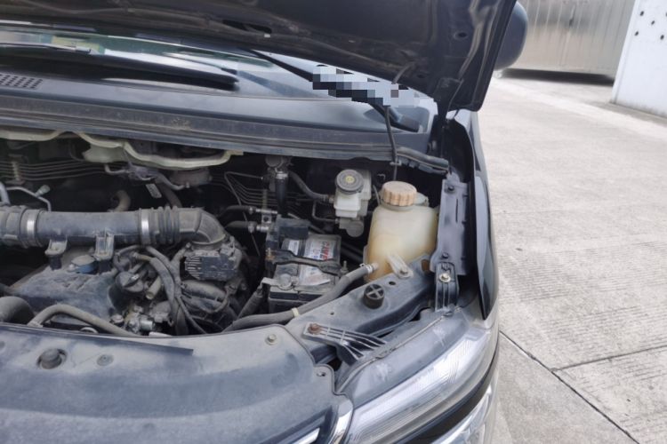 Used FORTHING Lingzhi 2018 M5L 1.6L 7-Seater Luxury Model Engine Bay Left