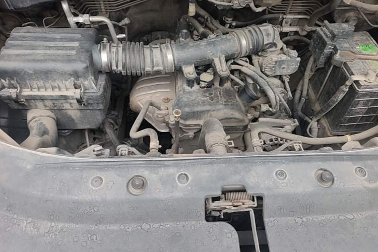 Used FORTHING Lingzhi 2018 M5L 1.6L 7-Seater Luxury Model Engine Bay