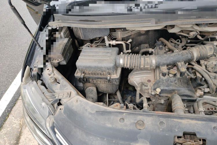 Used FORTHING Lingzhi 2018 M5L 1.6L 7-Seater Luxury Model Engine Bay Right