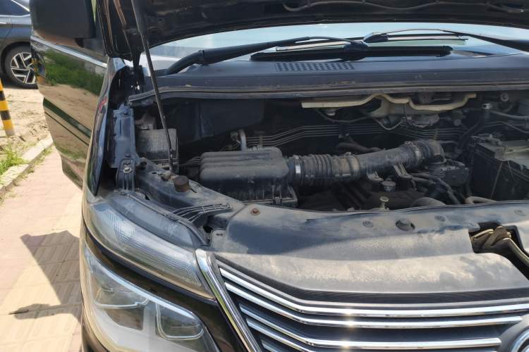 Used FORTHING Lingzhi 2018 M5L 1.6L 7-Seater Luxury Model Engine Bay Right