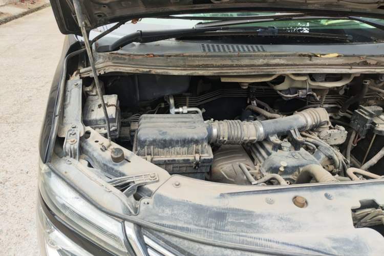 Used FORTHING Lingzhi 2018 M5L 1.6L 7-Seater Luxury Model Engine Bay Right