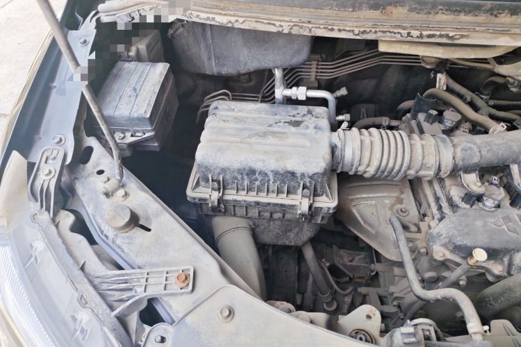 Used FORTHING Lingzhi 2018 M5 1.6L 7-Seater Luxury Model Engine Bay Right