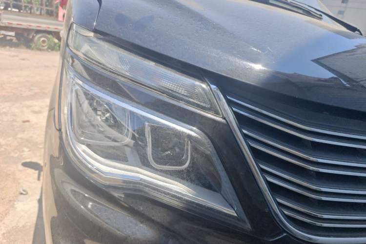 Used FORTHING Lingzhi 2018 M5L 1.6L 7-Seater Luxury Model Exterior 6