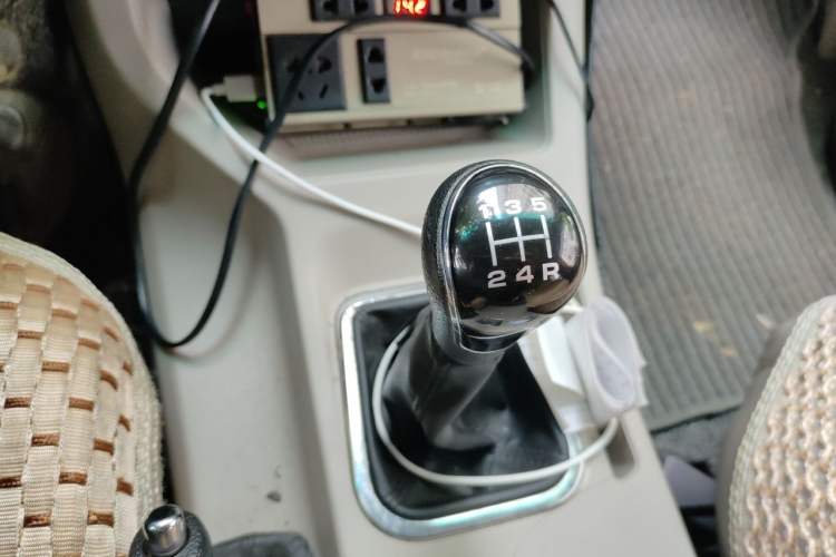 Used FORTHING Lingzhi 2018 M5L 1.6L 7-Seater Luxury Model Gear Lever