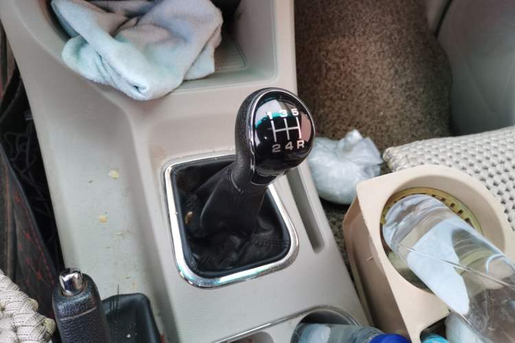 Used FORTHING Lingzhi 2018 M5L 1.6L 7-Seater Luxury Model Gear Lever