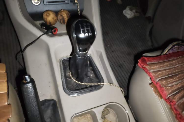 Used FORTHING Lingzhi 2018 M5L 1.6L 7-Seater Luxury Model Gear Lever