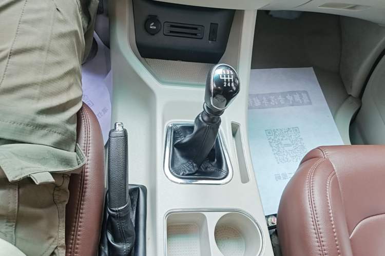 Used FORTHING Lingzhi 2018 M5L 2.0L 7-Seater Comfort Model Gear Lever