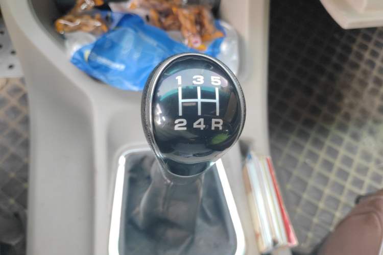 Used FORTHING Lingzhi 2018 M5L 1.6L 7-Seater Comfort Model Gear Lever
