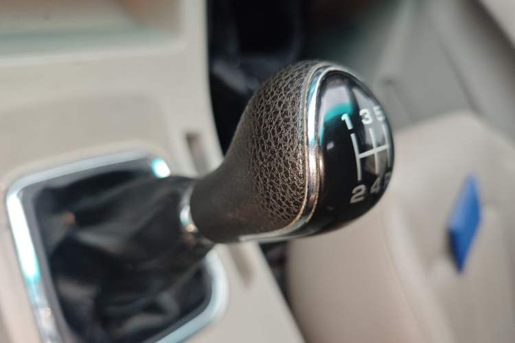 Used FORTHING Lingzhi 2018 M5L 1.6L 7-Seater Luxury Model Gear Lever