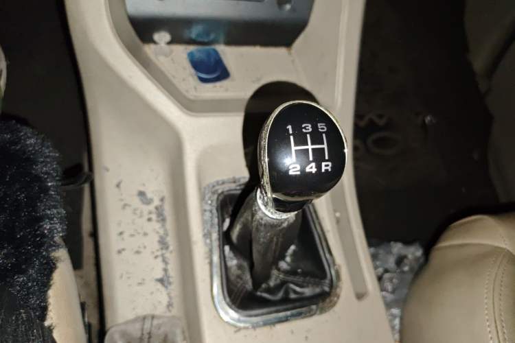 Used FORTHING Lingzhi 2018 M5 1.6L 7-Seater Comfort Model Gear Lever
