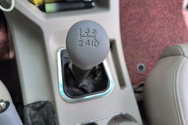 Used FORTHING Lingzhi 2018 M5L 1.6L 7-Seater Luxury Model Gear Lever