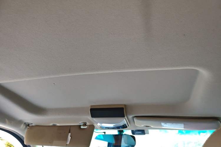 Used FORTHING Lingzhi 2018 M5L 1.6L 7-Seater Luxury Model Headliner