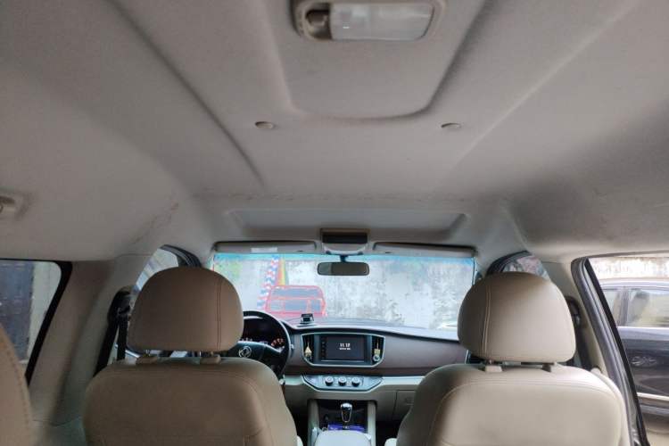 Used FORTHING Lingzhi 2018 M5L 1.6L 7-Seater Luxury Model Headliner