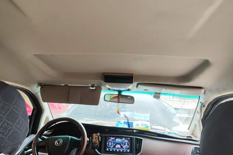 Used FORTHING Lingzhi 2018 M5L 1.6L 7-Seater Luxury Model Headliner