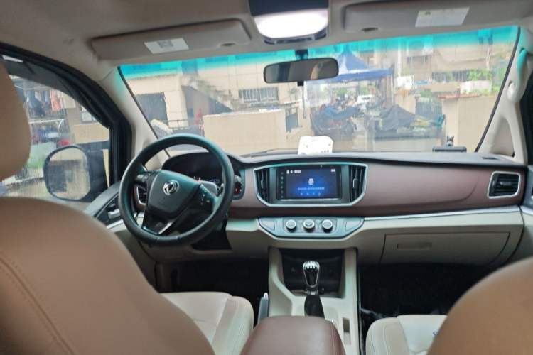Used FORTHING Lingzhi 2018 M5L 1.6L 7-Seater Luxury Model Headliner