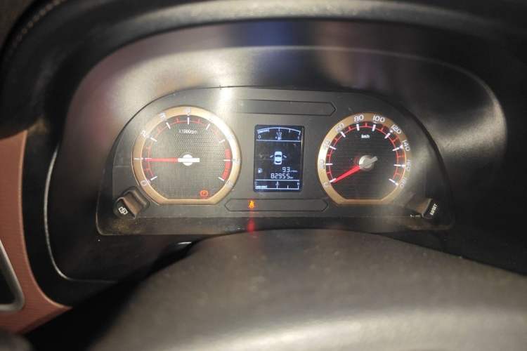 Used FORTHING Lingzhi 2018 M5L 1.6L 7-Seater Comfort Model Instrument Cluster