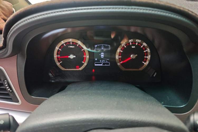 Used FORTHING Lingzhi 2018 M5L 1.6L 9-Seater Comfort Model Instrument Cluster