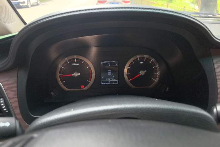 Used FORTHING Lingzhi 2018 M5L 1.6L 7-Seater Luxury Model Instrument Cluster
