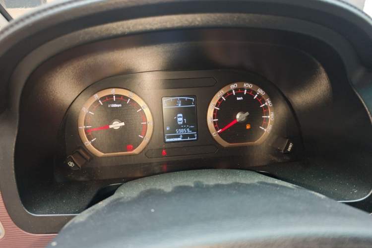 Used FORTHING Lingzhi 2018 M5L 1.6L 7-Seater Luxury Model Instrument Cluster