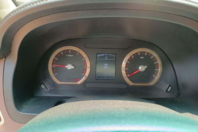 Used FORTHING Lingzhi 2018 M5 1.6L 7-Seater Comfort Model Instrument Cluster