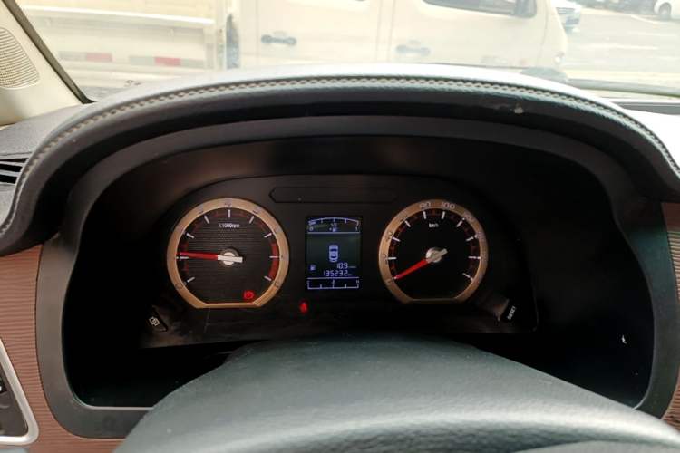Used FORTHING Lingzhi 2018 M5 1.6L 7-Seater Comfort Model Instrument Cluster