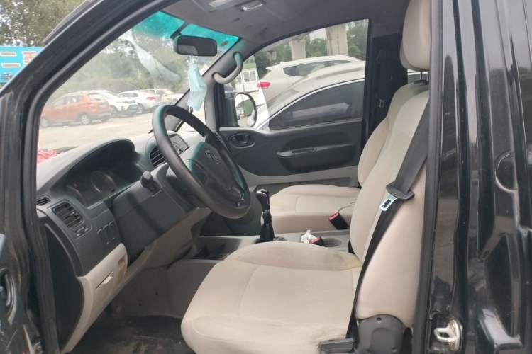 Used FORTHING Lingzhi 2018 M3 1.5L 5-Seat Base Model Interior 1