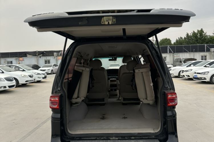 Used FORTHING Lingzhi 2018 M5L 1.6L 7-Seater Luxury Model Interior 2