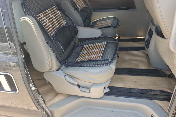 Used FORTHING Lingzhi 2018 M5L 1.6L 7-Seater Luxury Model Interior 4