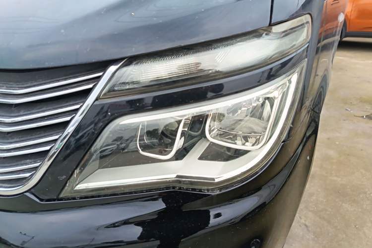 Used FORTHING Lingzhi 2018 M5L 1.6L 7-Seater Luxury Model Left Front Headlight