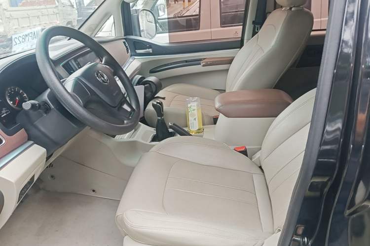 Used FORTHING Lingzhi 2018 M5L 1.6L 7-Seater Luxury Model Left Front Seat